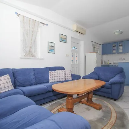 아파트 Mara Tribunj *