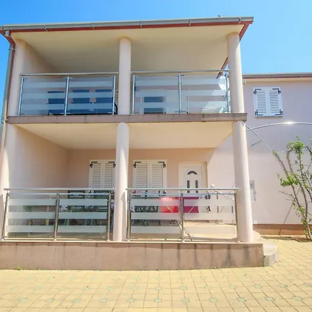 아파트 Mara Tribunj